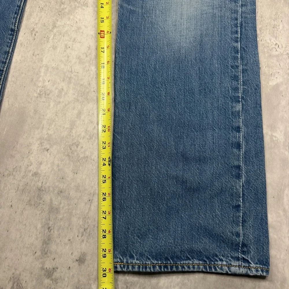 Levis ready ship